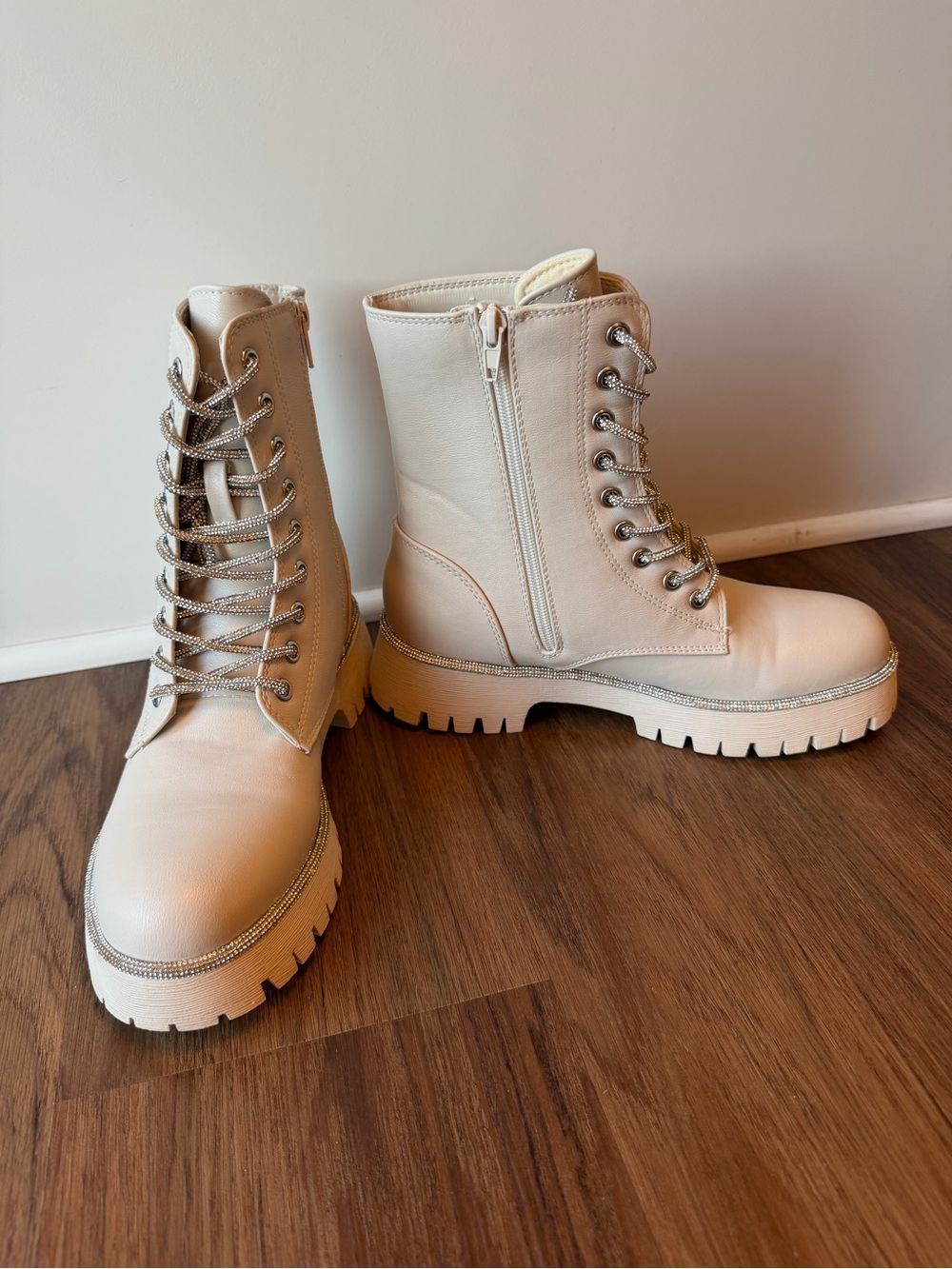 NWOT. Fashion Nova Cream Lace-Up Combat Boots with Side Zip. Size 7.5